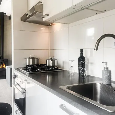 펜션 2 Bedroom Cozy In