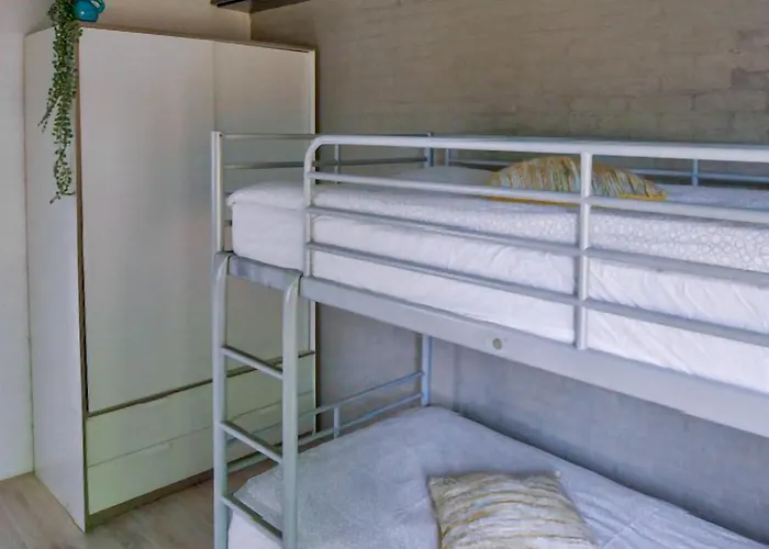 بيت للعطل 2 Bedroom Cozy In